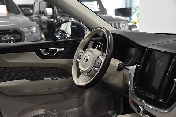 Volvo XC60 9 of 27