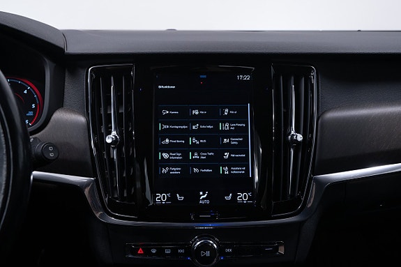 Volvo V90 Cross Country 20 of 22