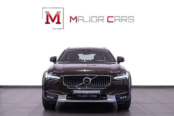 Volvo V90 Cross Country 2 of 22