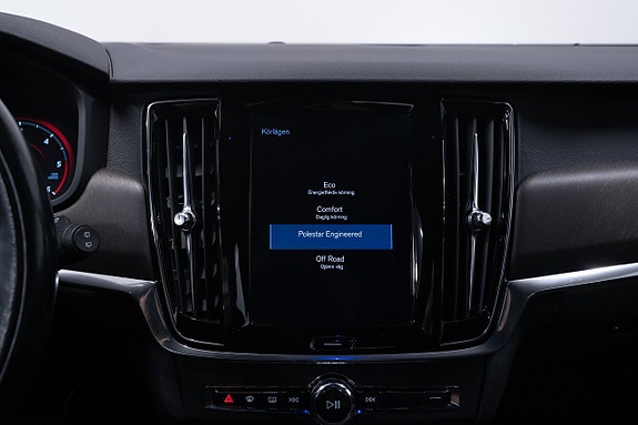 Volvo V90 Cross Country 19 of 22