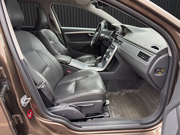 Volvo V70 12 of 20