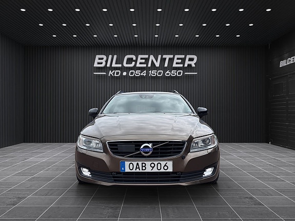 Volvo V70 2 of 20