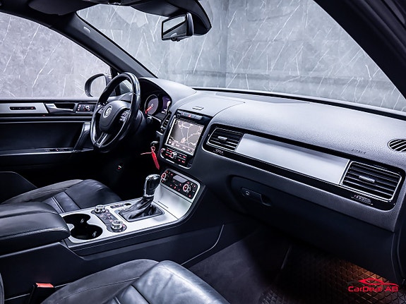 Volkswagen Touareg 14 of 30