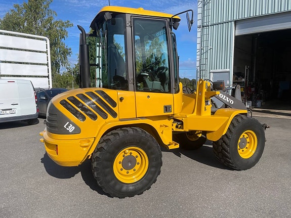 Volvo l30z 2 of 12