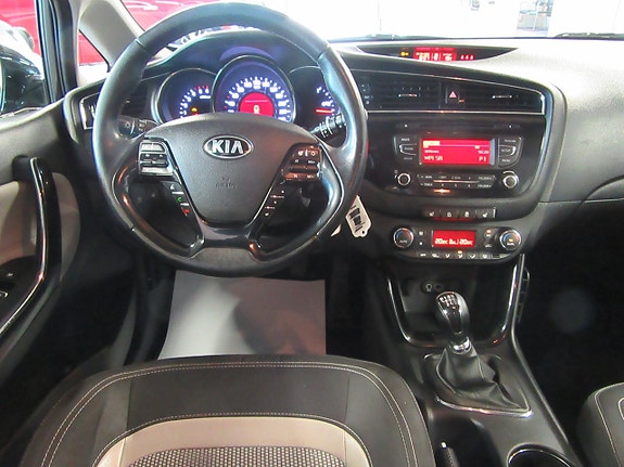 Kia Ceed 4 of 6