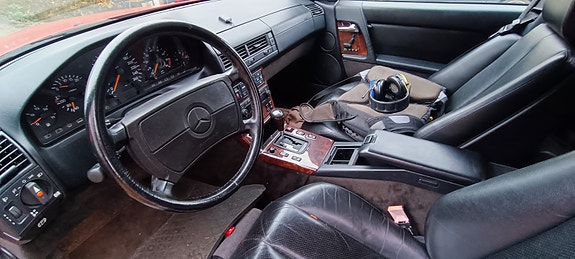 Mercedes-Benz 300 SL 4 of 6