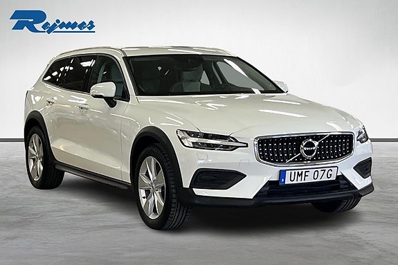 Volvo V60 Cross Country 10 of 14