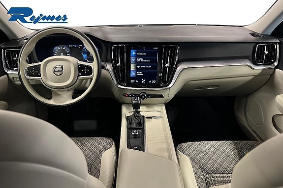 Volvo V60 Cross Country 6 of 14