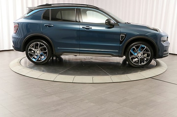 Lynk & Co 01 2 of 25