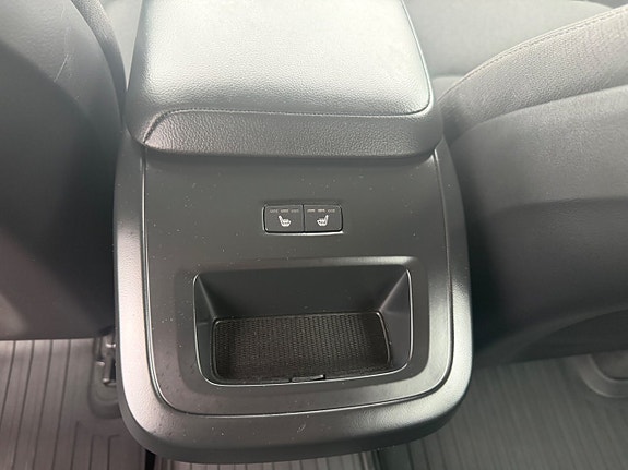 Volvo XC60 13 of 16