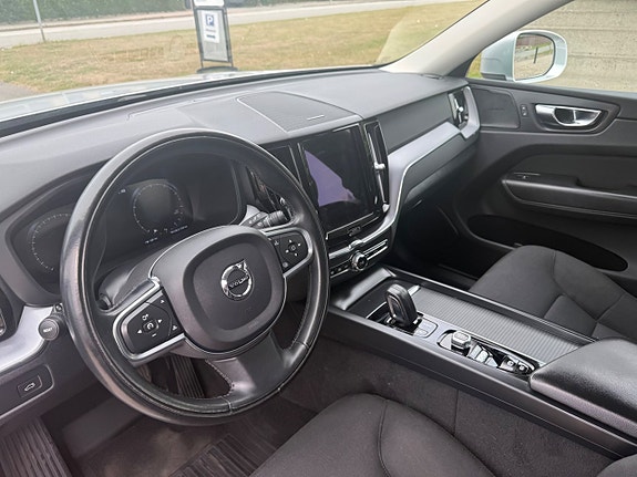 Volvo XC60 9 of 16