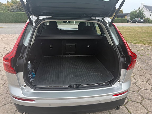 Volvo XC60 14 of 16