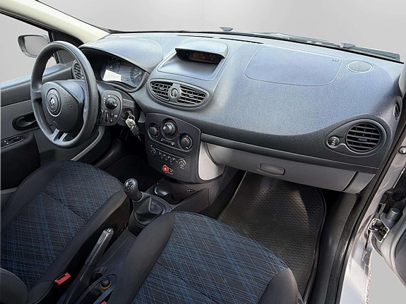 Renault Clio 20 of 21