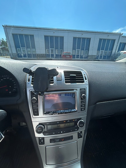 Toyota Avensis 7 of 9