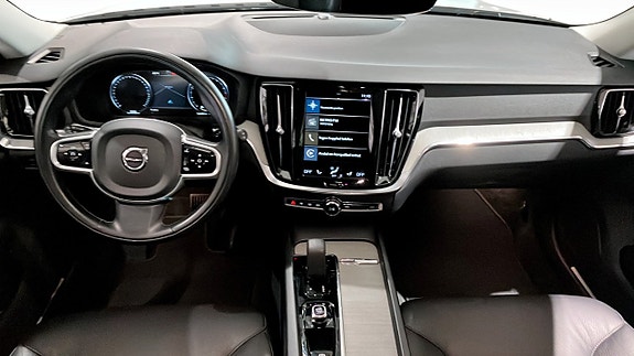 Volvo V60 Cross Country 10 of 17
