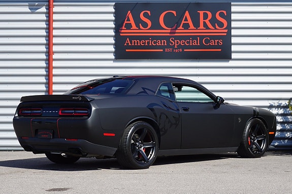 Dodge Challenger 5 of 24