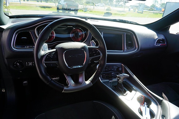 Dodge Challenger 17 of 24