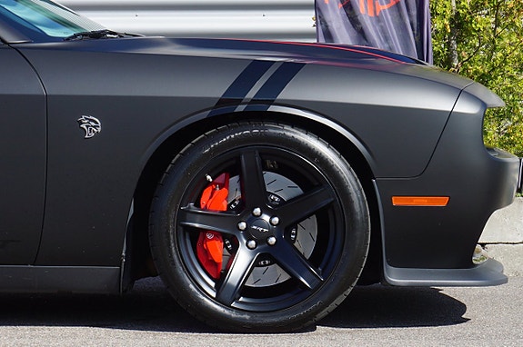 Dodge Challenger 8 of 24
