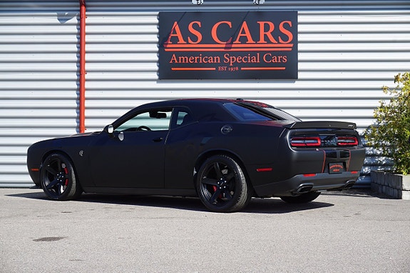 Dodge Challenger 6 of 24