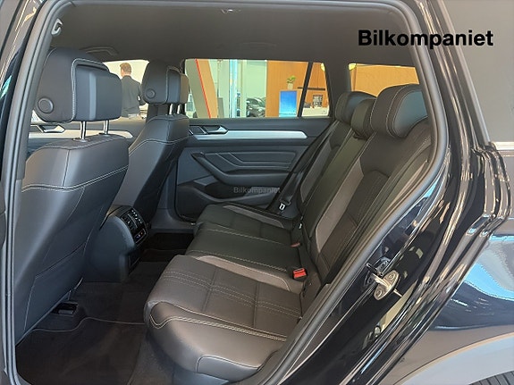 Volkswagen Passat Alltrack 9 of 14