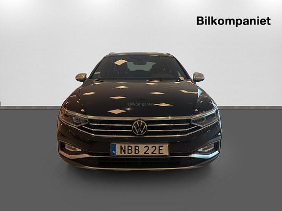 Volkswagen Passat Alltrack 2 of 14