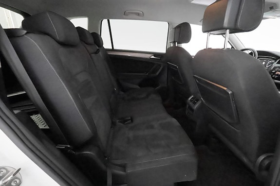 Volkswagen Tiguan Allspace 24 of 30