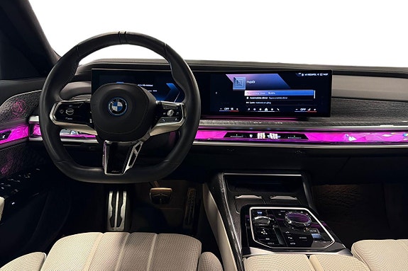 BMW i7 8 of 18
