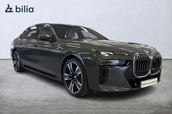 BMW i7 18 of 18