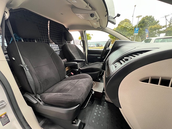 Dodge Grand Caravan 10 of 24