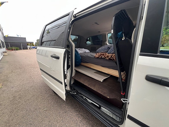 Dodge Grand Caravan 11 of 24