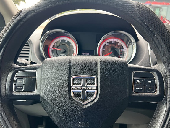 Dodge Grand Caravan 18 of 24