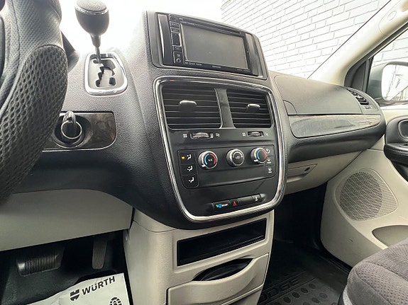 Dodge Grand Caravan 21 of 24