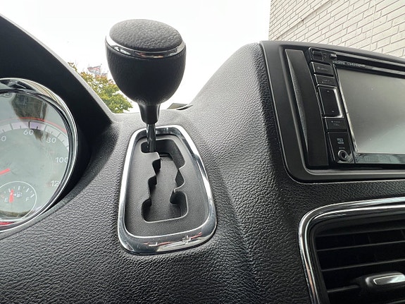 Dodge Grand Caravan 19 of 24