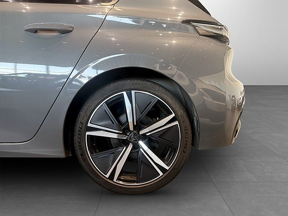Peugeot 308 14 of 15