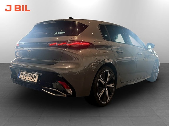 Peugeot 308 3 of 15