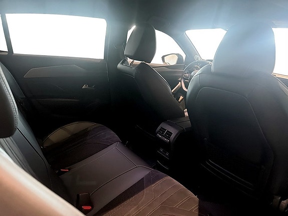 Peugeot 308 12 of 15