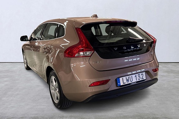 Volvo V40 4 of 19
