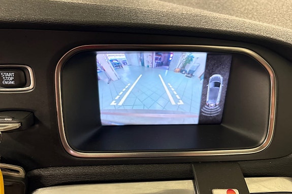 Volvo V40 16 of 19