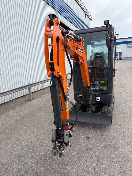 Develon DX 19-7 3 of 11