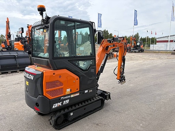 Develon DX 19-7 7 of 11