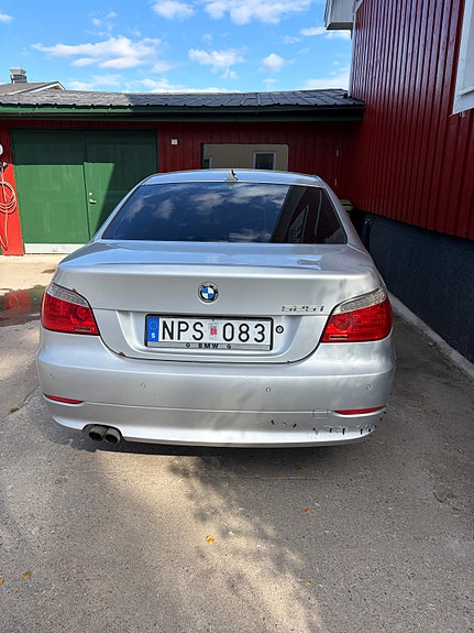 BMW 525i 2 of 7