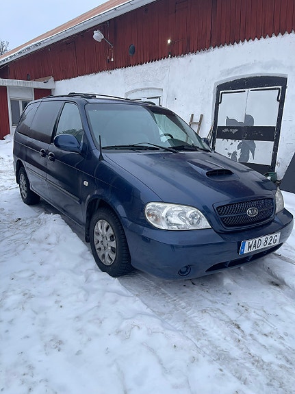 Kia Carnival 3 of 3