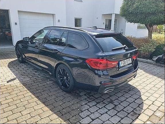 BMW 520d 3 of 5
