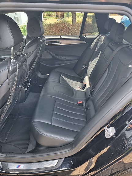 BMW 520d 2 of 5