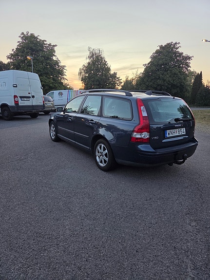 Volvo V50 3 of 11