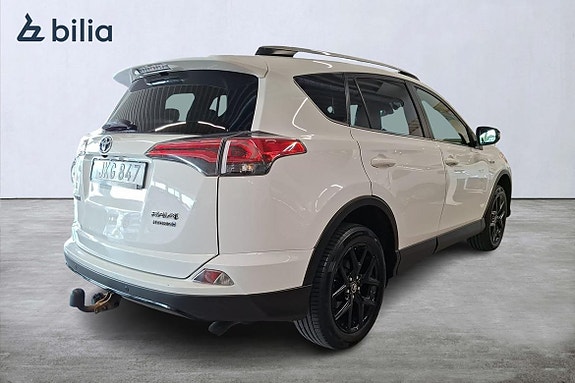 Toyota RAV4 8 of 24