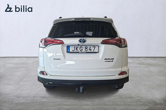 Toyota RAV4 6 of 24
