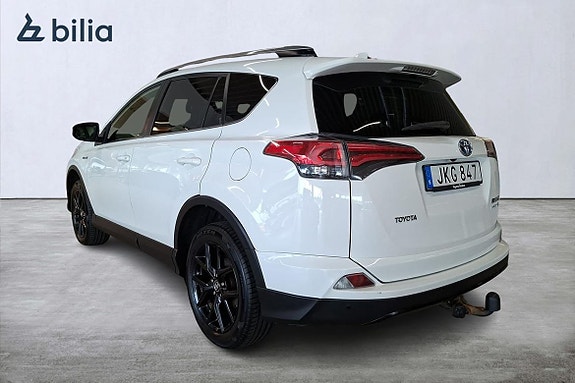 Toyota RAV4 3 of 24