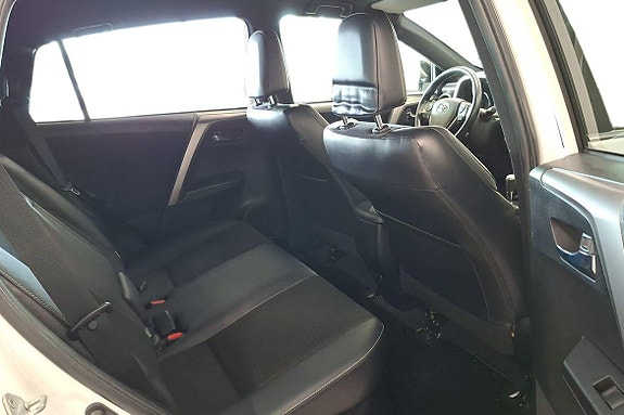 Toyota RAV4 15 of 24