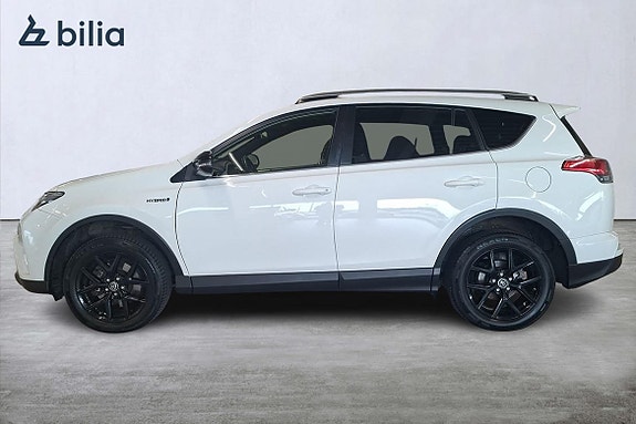 Toyota RAV4 4 of 24
